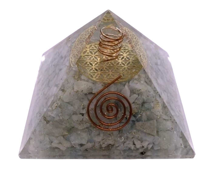 Akvamariini pyramidi rauhoittaa herkkiä hermoja