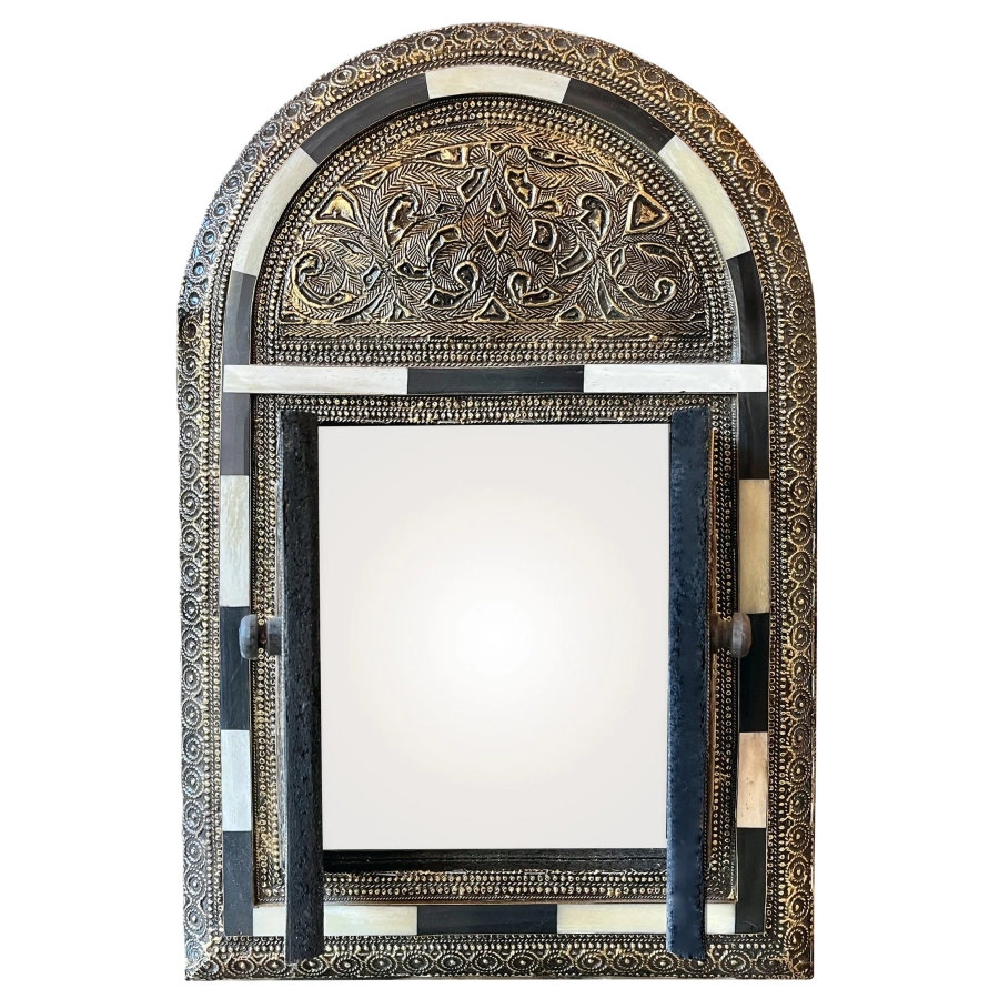 Marokkolainen peili kahdella ovella